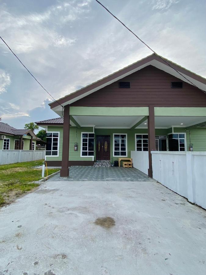 De Jara Guesthouse Dungun For Malay Экстерьер фото