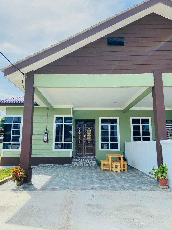 De Jara Guesthouse Dungun For Malay Экстерьер фото