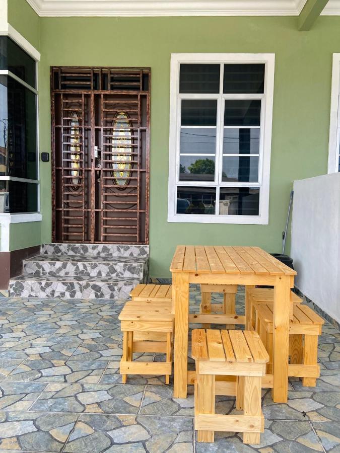 De Jara Guesthouse Dungun For Malay Экстерьер фото