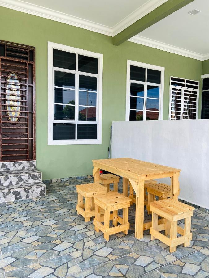 De Jara Guesthouse Dungun For Malay Экстерьер фото